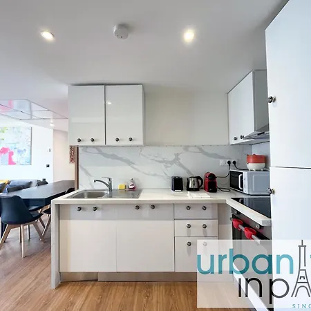 Urbanflat 128 - Champs-elysees Iconic Penthouse شقة