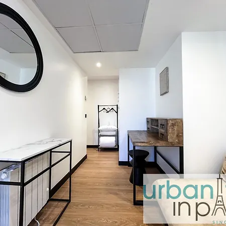 Urbanflat 128 - Champs-elysees Iconic Penthouse * باريس