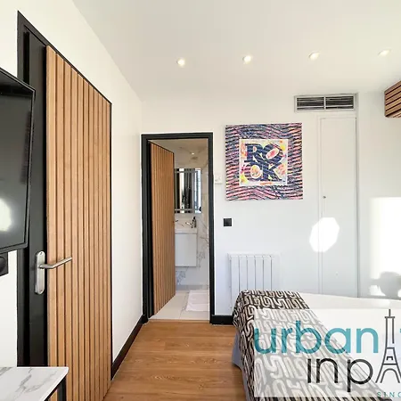 Urbanflat 128 - Champs-elysees Iconic Penthouse شقة