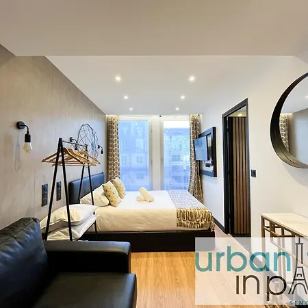 アパート Urbanflat 128 - Champs-elysees Iconic Penthouse パリ